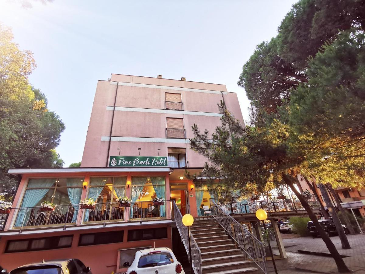 Hotel Pine Beach Rosolina Mare Exterior photo